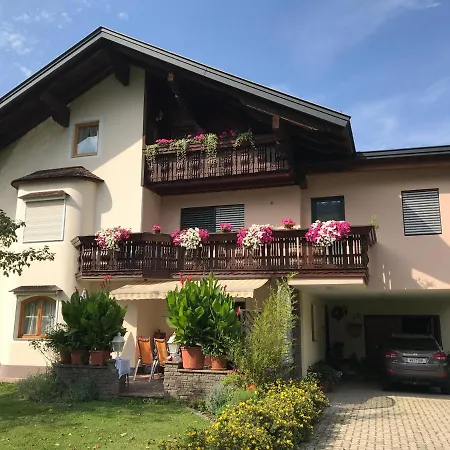 Nikolaus Und Evelyn Astner, * 트로폴라흐