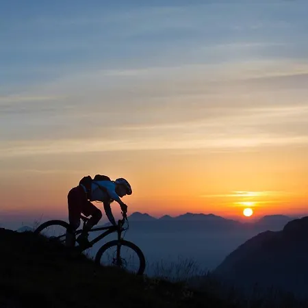 Nikolaus Und Evelyn Astner,