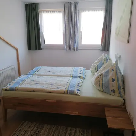 Nikolaus Und Evelyn Astner, * 트로폴라흐