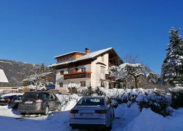 Nikolaus Und Evelyn Astner, Apartament