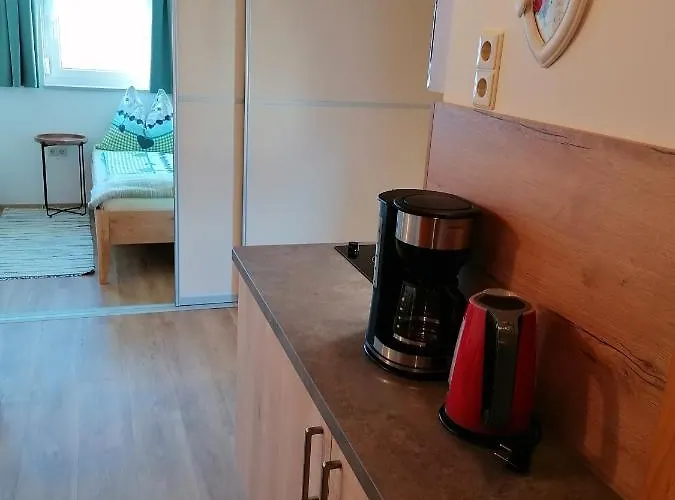 Nikolaus Und Evelyn Astner, *